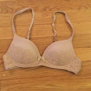Tan lace wireless Victoria’s Secret t-shirt bra 32A